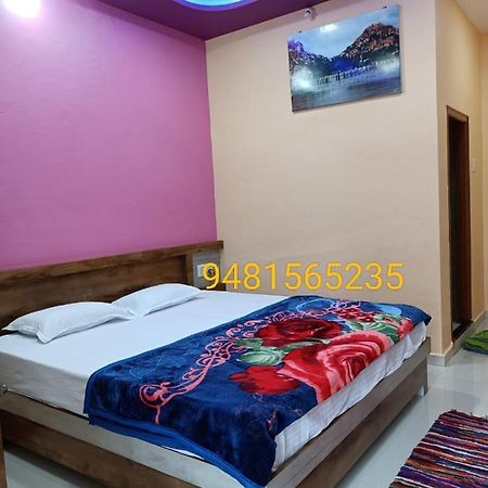 Abhi Homestay Hampi Exterior foto