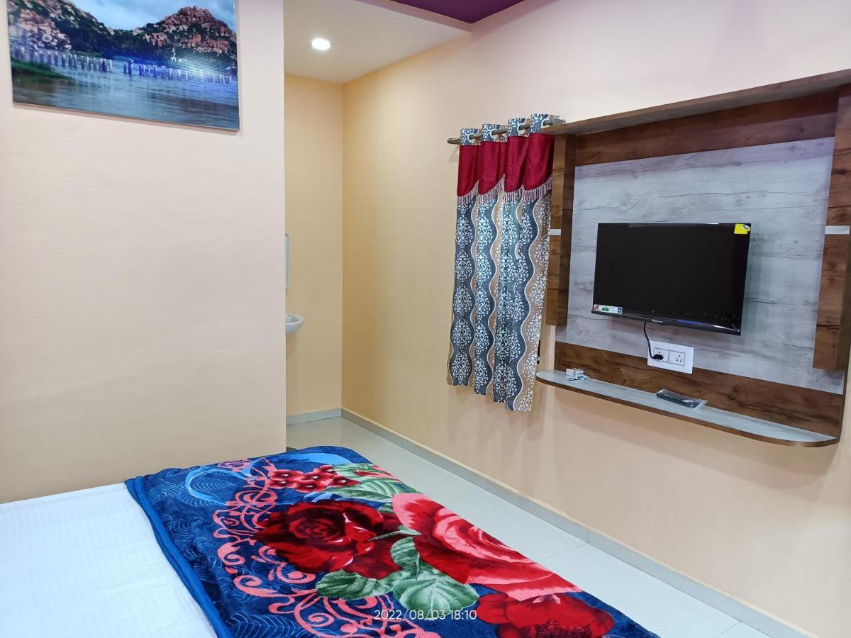 Abhi Homestay Hampi Exterior foto