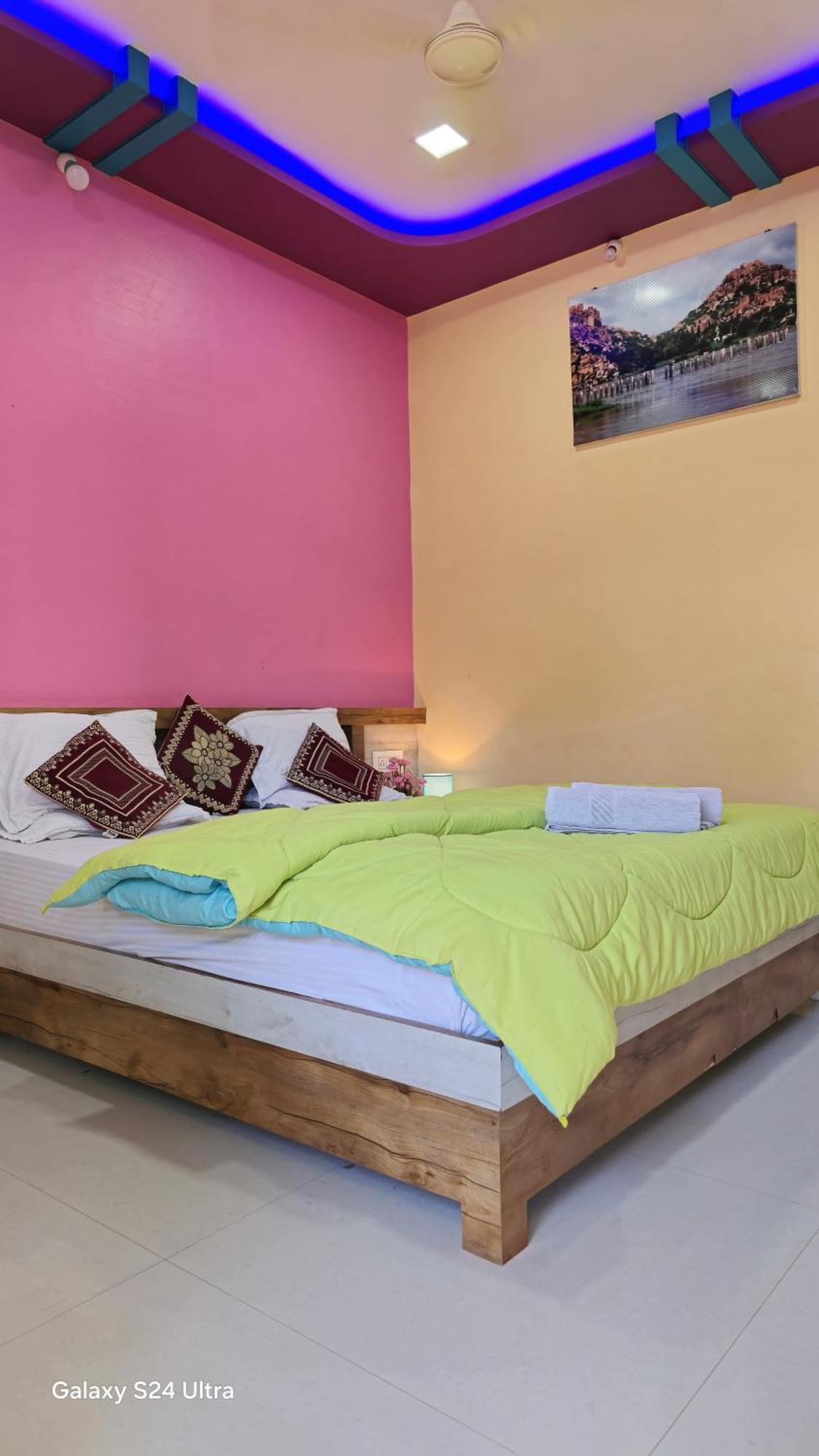 Abhi Homestay Hampi Exterior foto